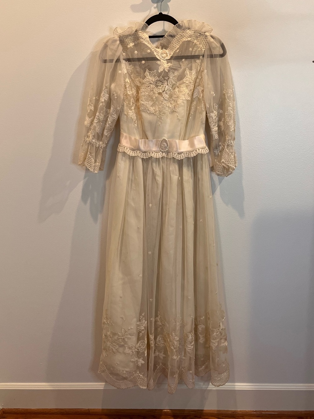 Vintage Cream Lace Maxi Dress